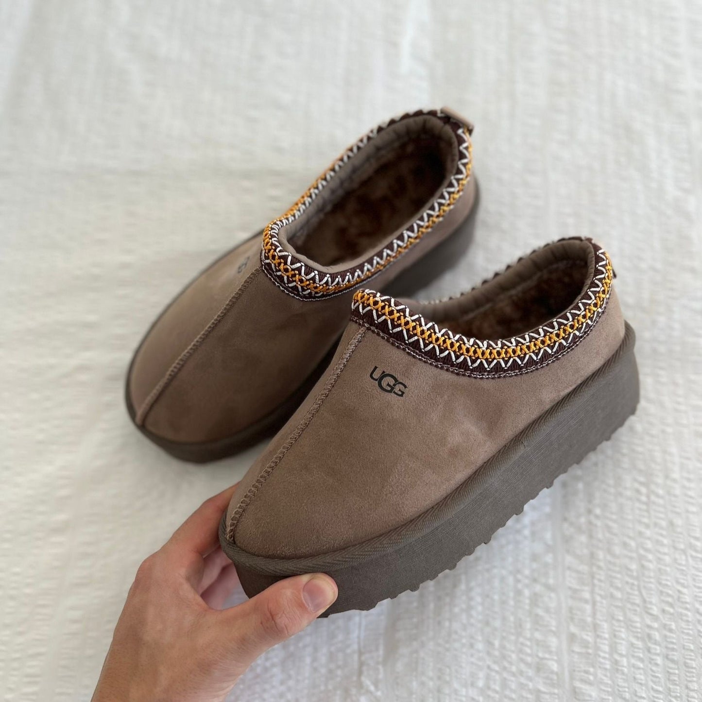Zuecos tendencia con pelo interior UGG (Varios colores)