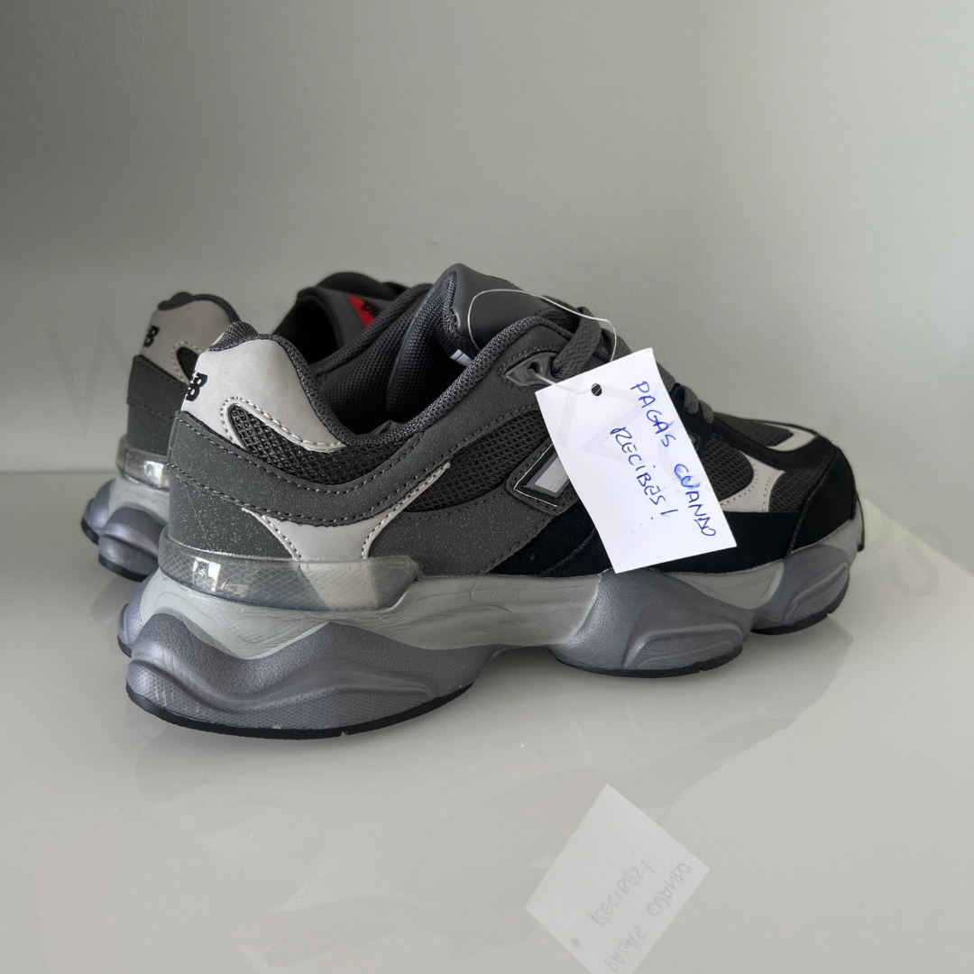 Zapatillas premium modelo 9060 en Negras con detalles grises