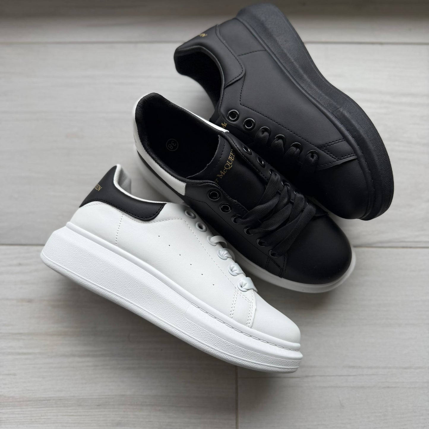 Zapatillas premium Alexander Mc Unisex ( Varios colores)